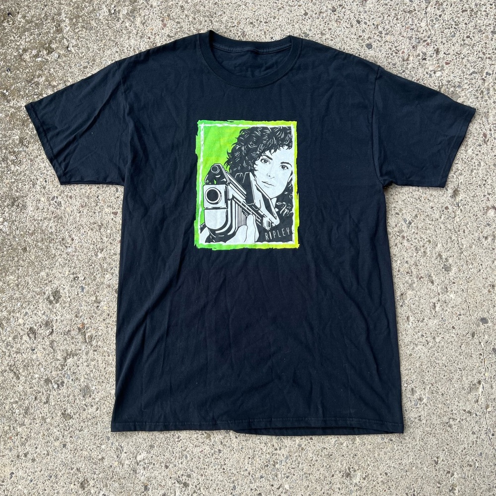 ALIEN / ALIENS Ellen Ripley Sigourney Weaver Black & Green T-Shirt NEW WITH TAG